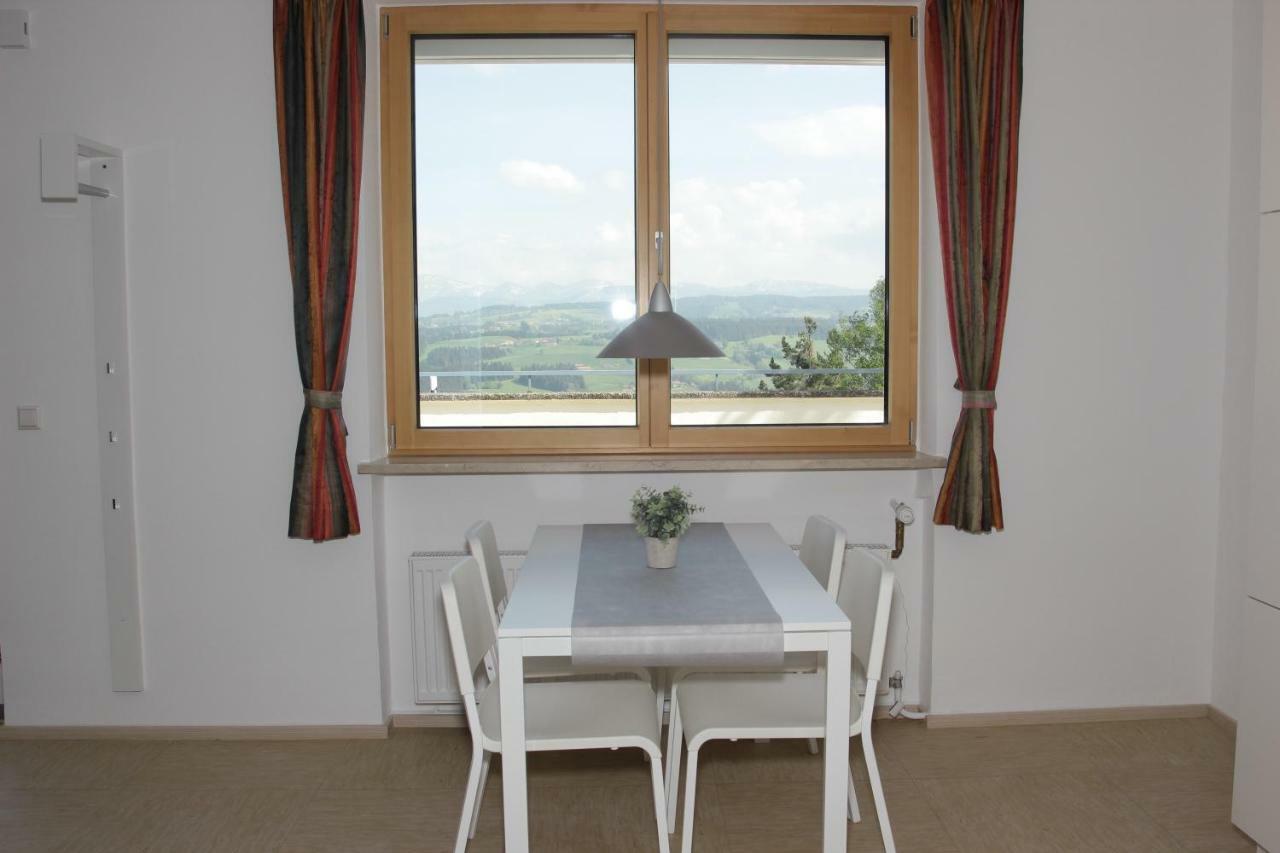 Schoenblick Hotel Garni Ferienwohnungen Линденберг-им-Алгой Екстериор снимка