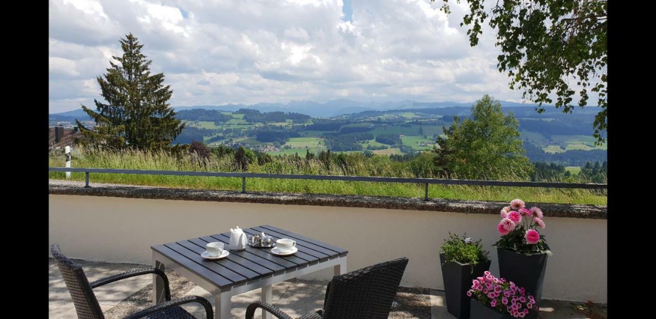 Schoenblick Hotel Garni Ferienwohnungen Линденберг-им-Алгой Екстериор снимка